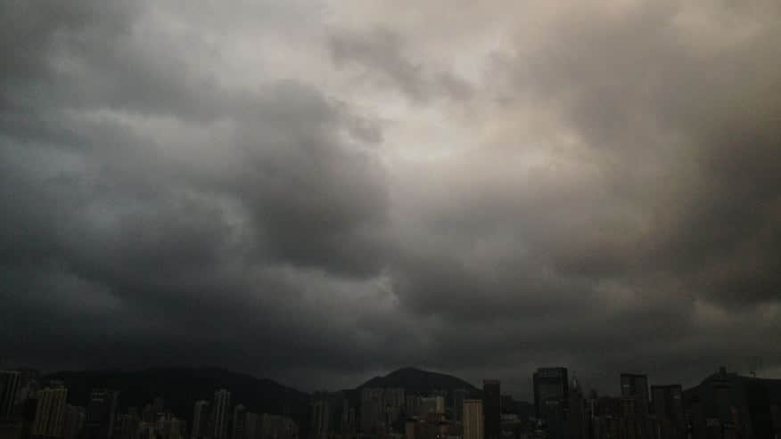 黑壓壓的烏雲 /image/blog/akvrw.jpg