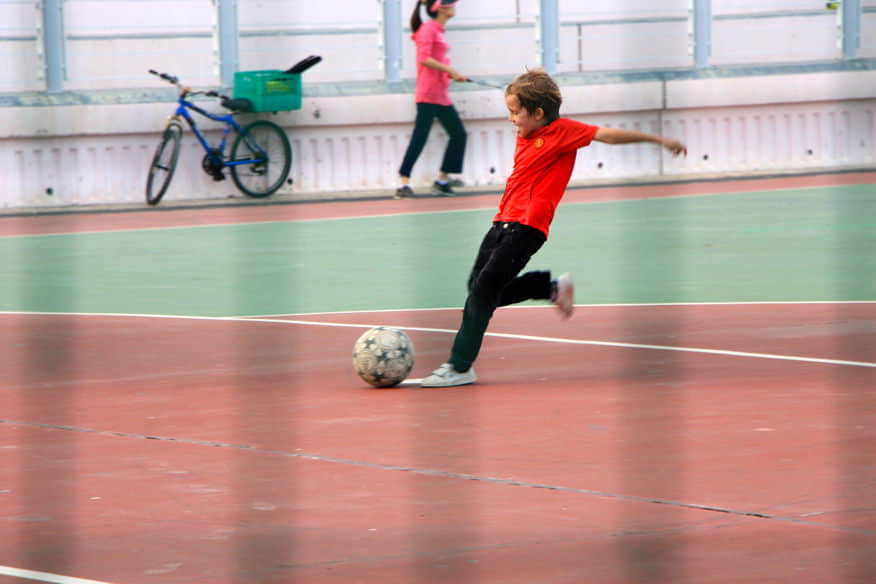 踢足球的小孩子 /image/blog/eofpg.jpg