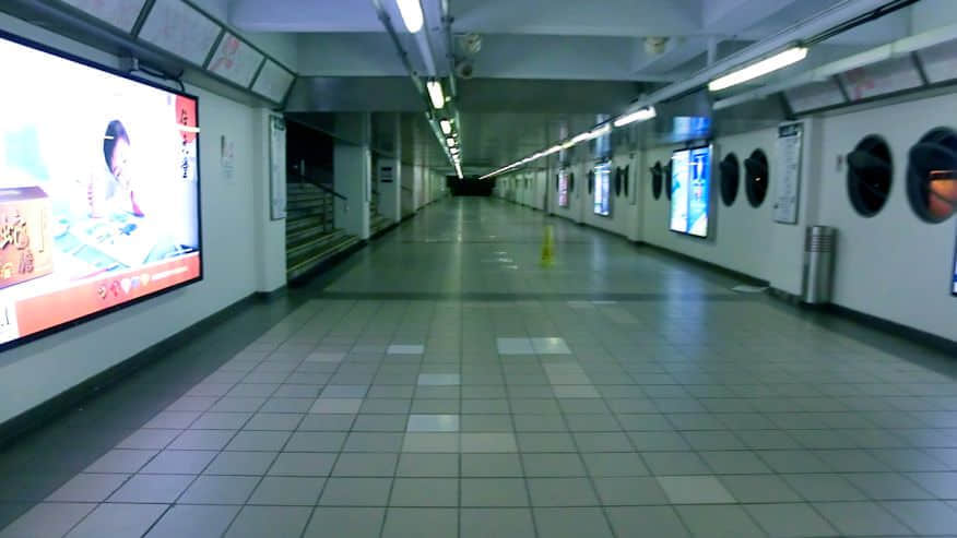 早上5點不到的地鐵站,一個人影都沒有 /image/blog/xi0j4.jpg